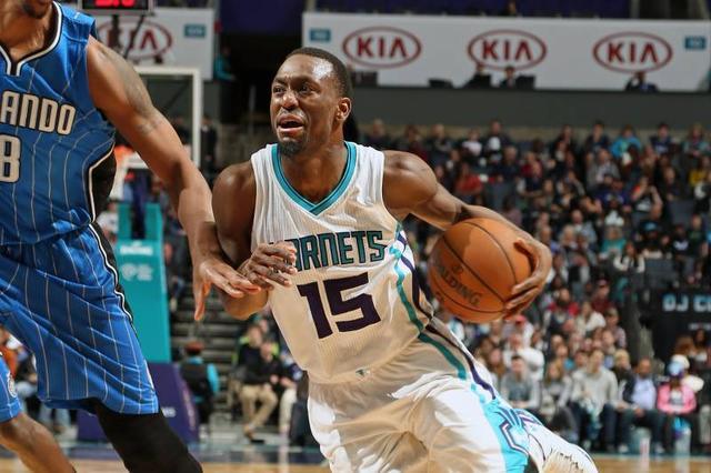 队中举足轻 队中举足轻